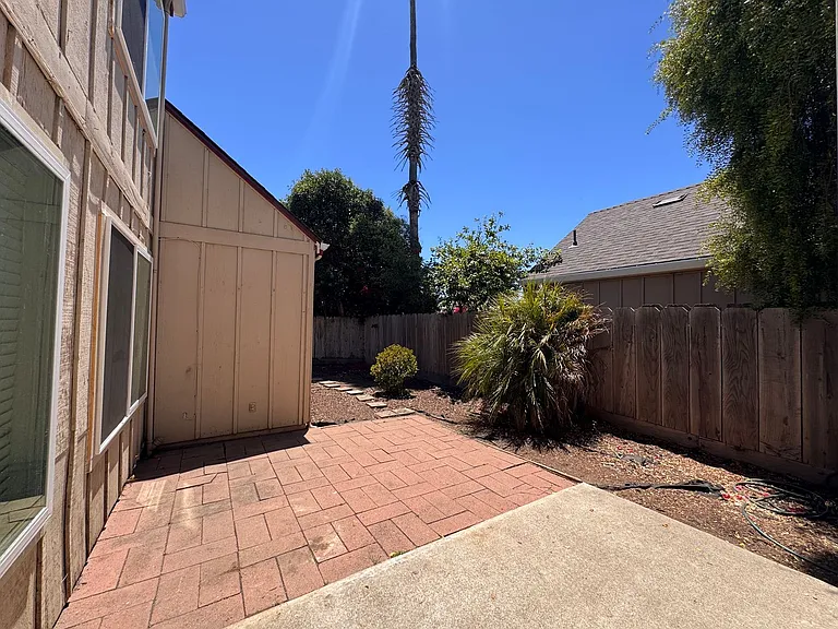 2056 Santa Rita St — Photo 9