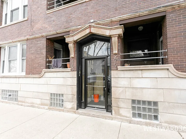 2753 N Whipple St #2 — Photo 15