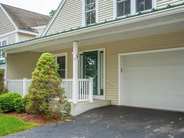 43 Blossom Sq #43, Holden, MA 01520