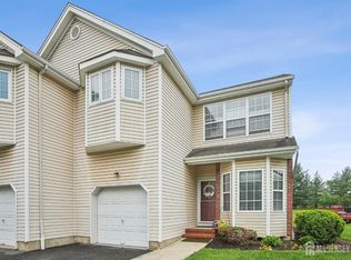 38 E Burgess Dr, Piscataway, NJ 08854