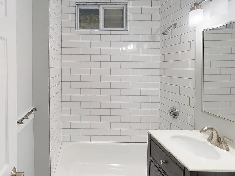 110 Greenbrier St — Photo 13