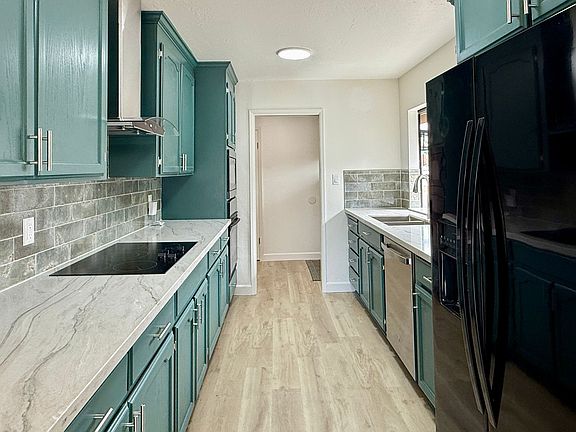3rd image of 390 Howard Dr