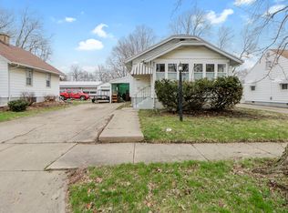 824 W Maple St, Champaign, IL 61820