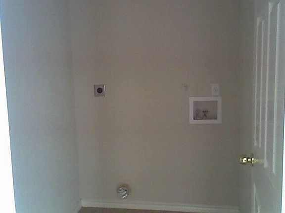 503 Luther, Laundry Room