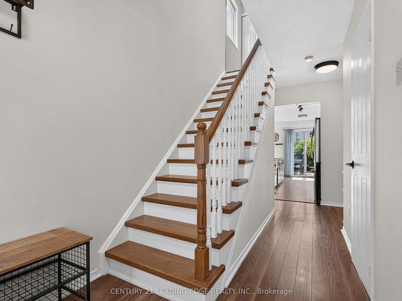 4th image of 92 Vail Meadows Cres