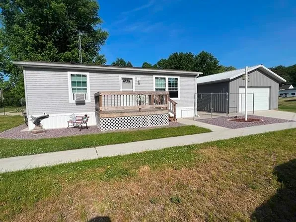 109 Madison St, Rock Springs, WI 53961