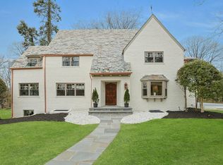 41 Glenmore Dr, New Rochelle, NY 10801