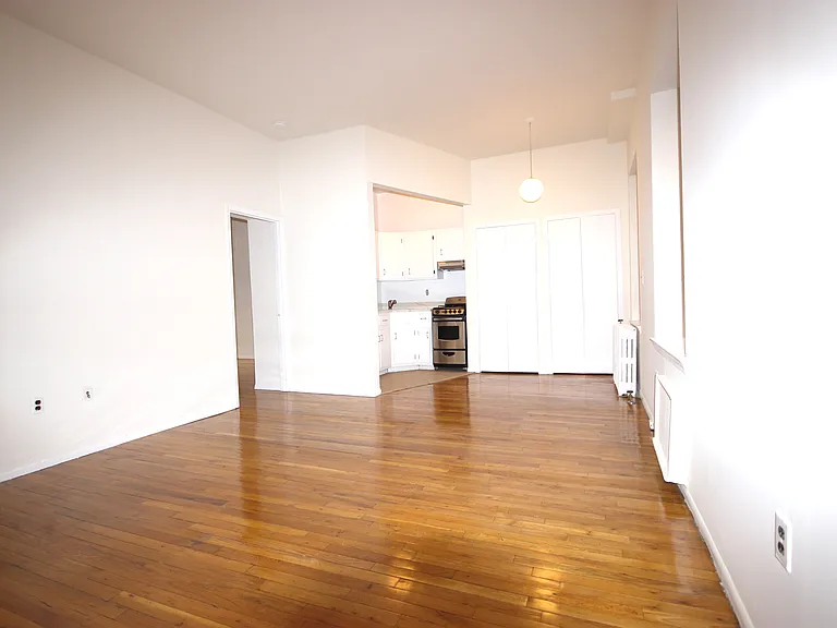 605 W 112th St #2J — Photo 1