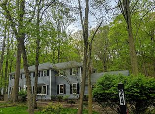 24 Borden Rd, Middletown, NJ 07748