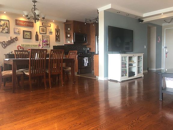 4th image of 17-85 215th St APT 9R