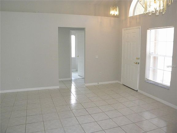 5th image of 1923 Fellsway Ct