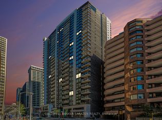 340 Queen St #1902, Ottawa, ON K1R 0G1