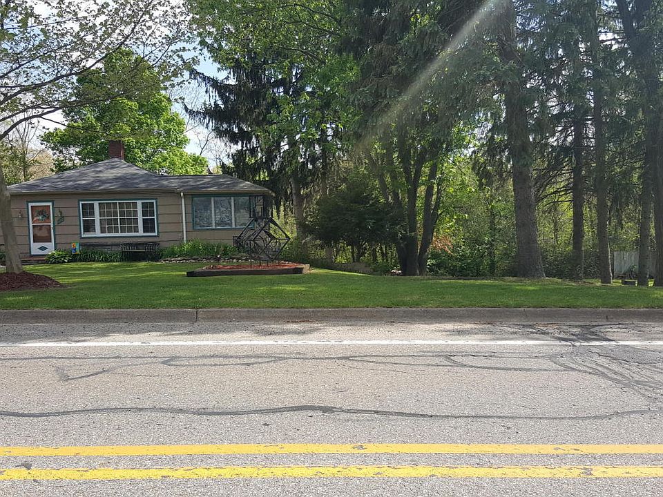 1st image of 622 Roosevelt Ave E
