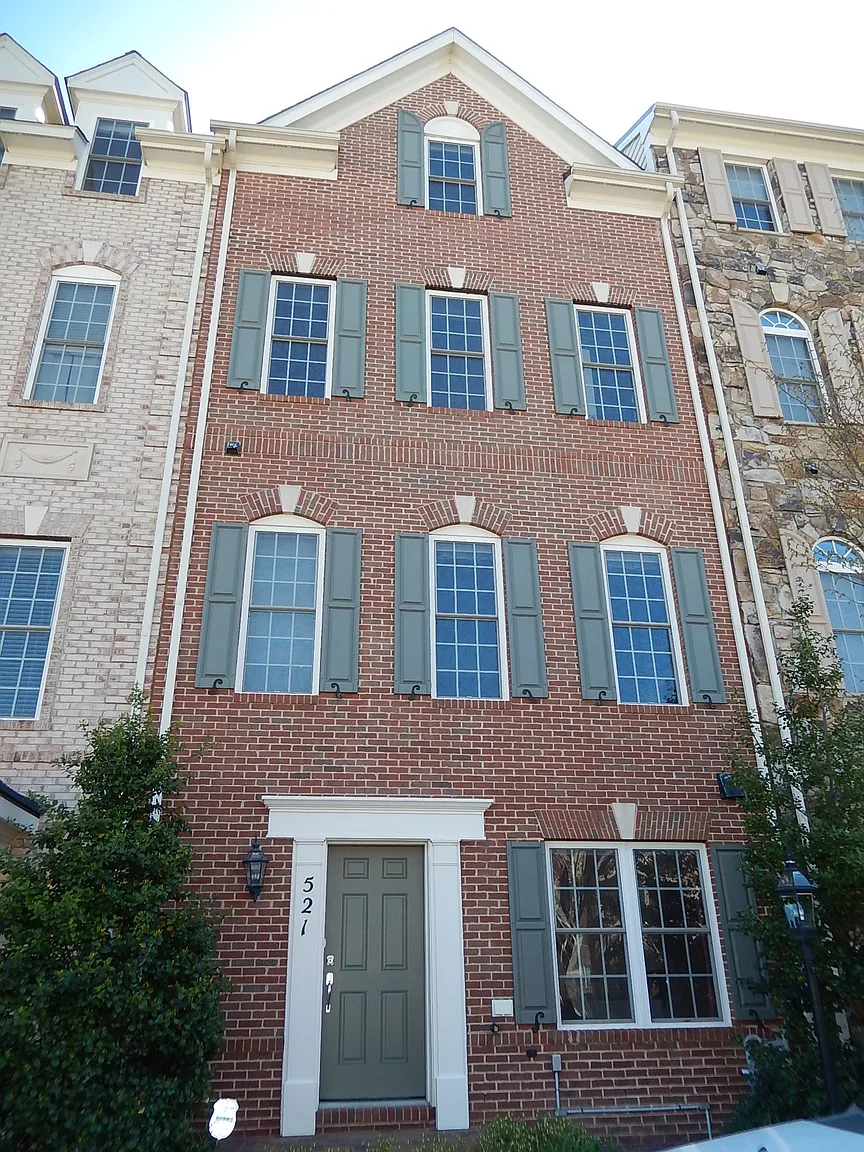 521 Cedar Spring St photo 1