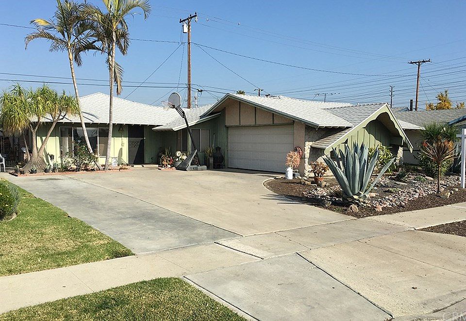 1st image of 8633 Bluebell Dr