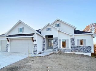 4309 Palisades Ct, Riverside, MO 64151