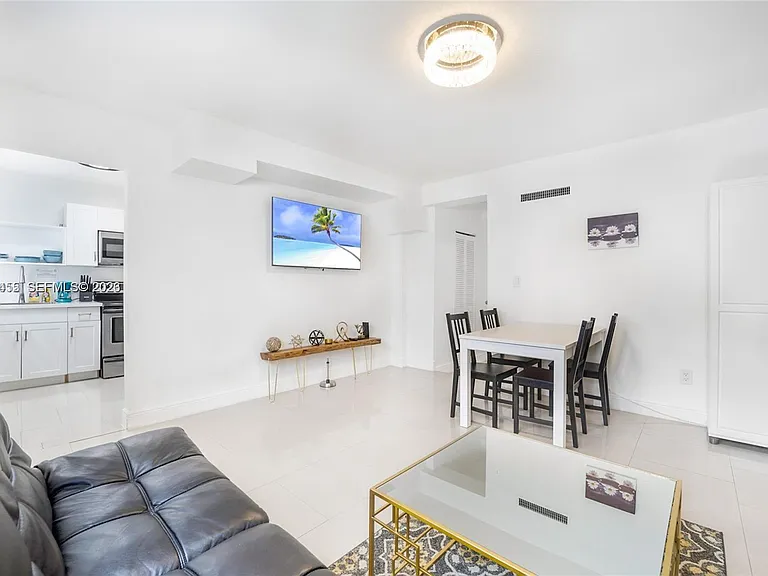 6966 Byron Ave #105 — Photo 10