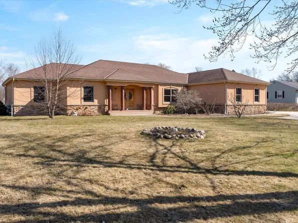 11350 North Valley DRIVE, Mequon, WI 53092