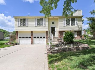 5439 Bluepine Dr, Cincinnati, OH 45247