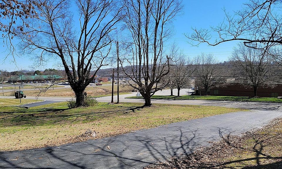 1st image of 4421 Valley View Dr