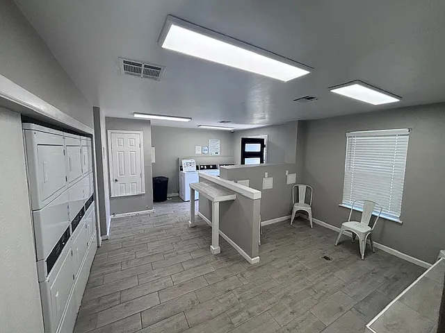 Willow Park Apartments — Photo 27