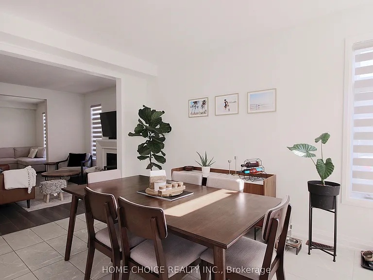 32 Ferragine Cres — Photo 12