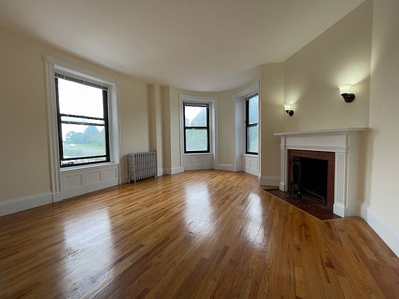 5th image of 503 Beacon St Unit 9