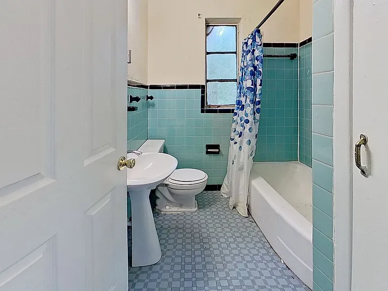 607 Garden Cliff Ct — Photo 10