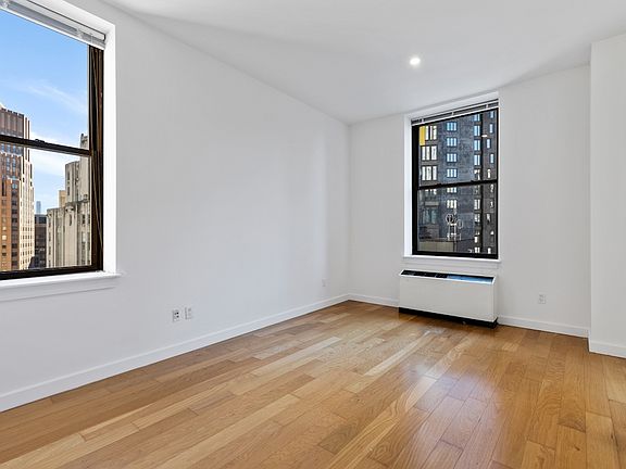 4th image of 37 Wall St APT 20M