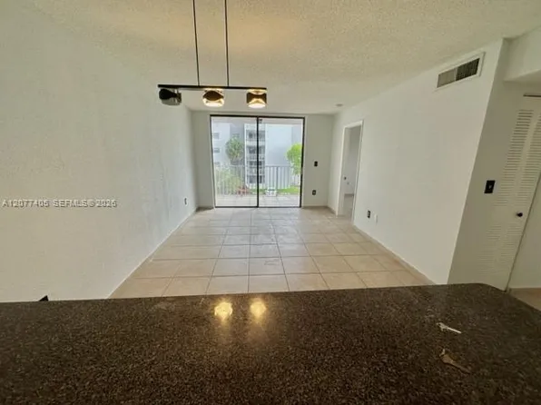 8145 NW 7th St, Miami, FL