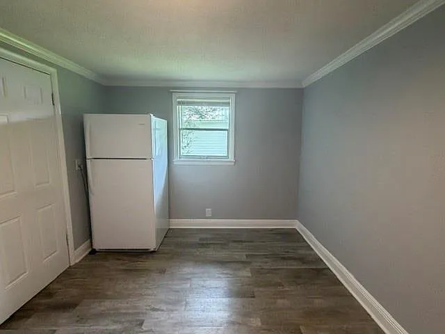 10375 Freeland Ave — Photo 3