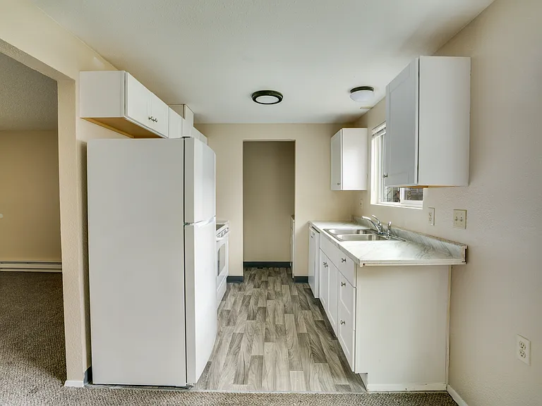 2412 S I St #3 — Photo 5