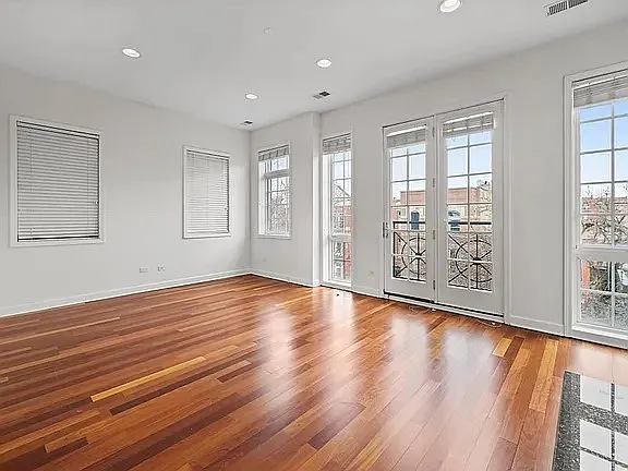 1316 N Wicker Park Ave #2 — Photo 2