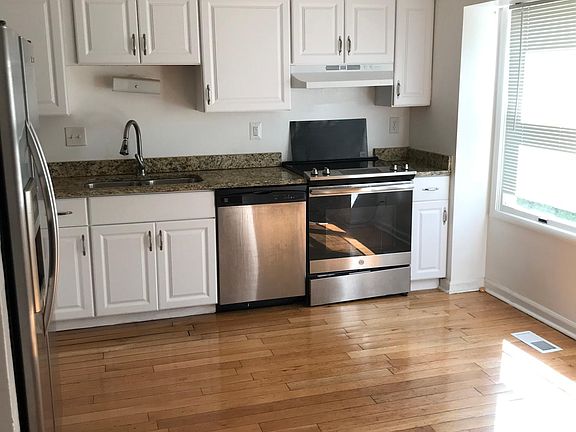 2nd image of 4225 Dunwood Ter