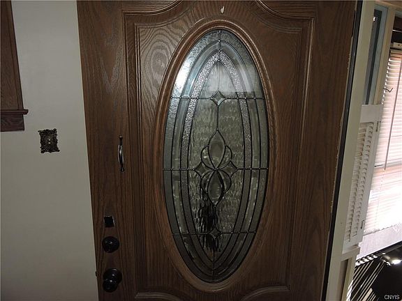 4th image of 327 E Florence Ave