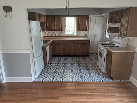 3rd image of 512 Cottage Grove Ave