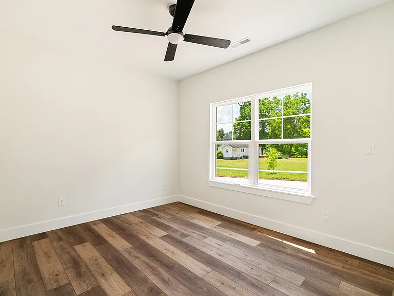 5706 Zurich Way — Photo 11