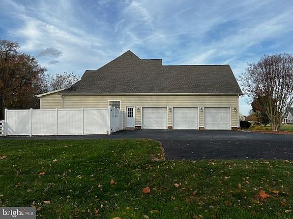 4th image of 112 Patriot Way