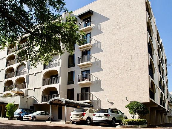3rd image of 105 4th Ave NE Unit 526