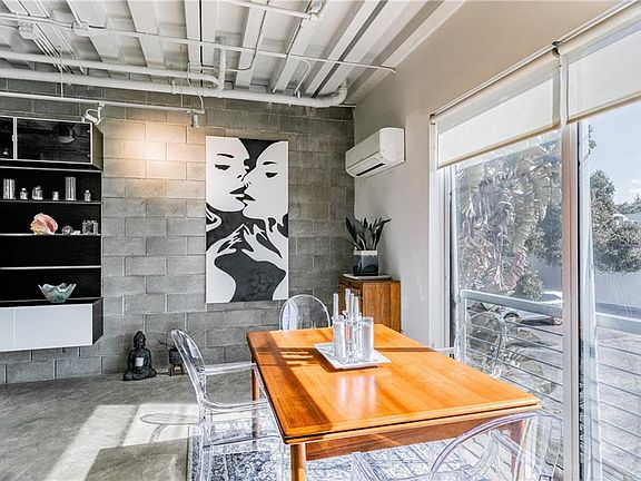 4th image of 3107 W Deleon St #5