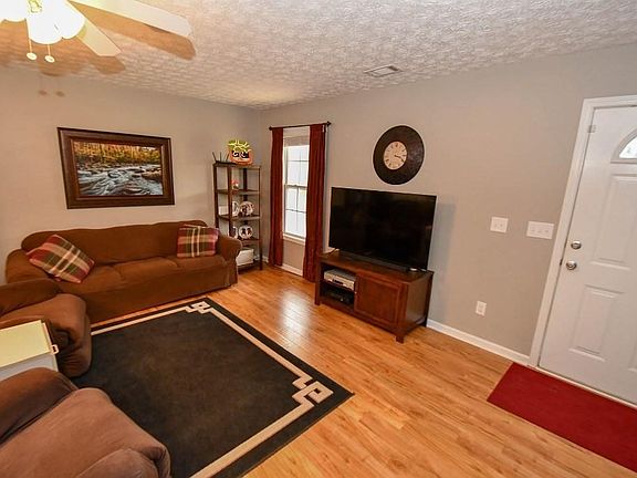 3rd image of 135 Lee Road 2073