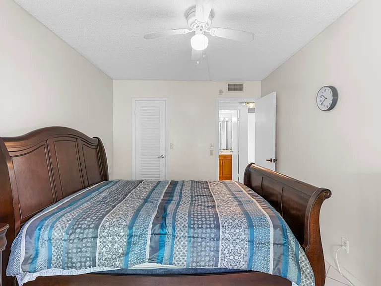 3028 Harwood Dr #D — Photo 18