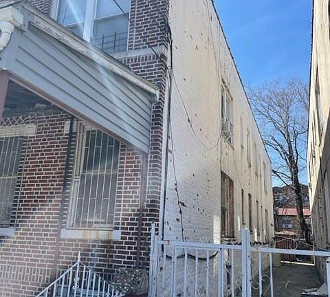 2nd image of 596 Thomas S Boyland St
