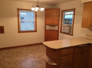 1008 Sunset Dr, West Bend, WI 53095
