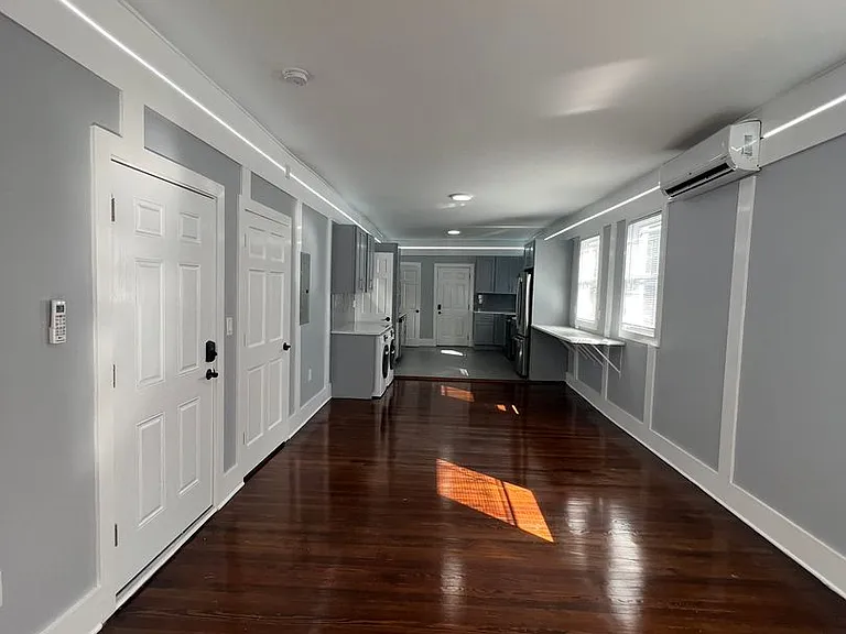 97 Sheffield Ave — Photo 10