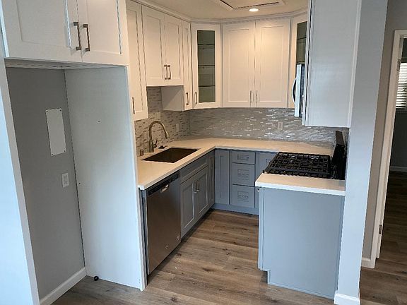 3rd image of 2352 Florencita Ave