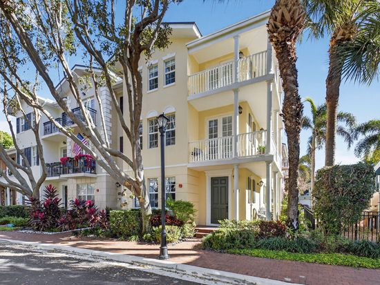 1037 W Heritage Club Circle, Delray Beach, FL 33483