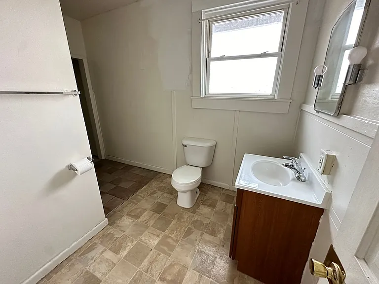 137 Park St — Photo 11