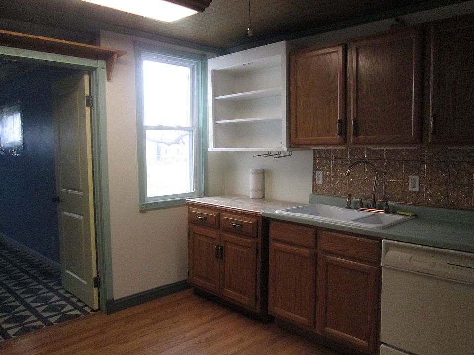 1st image of 606 S Circle Dr