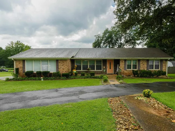 158 Duncan St, Russellville, AL 35654
